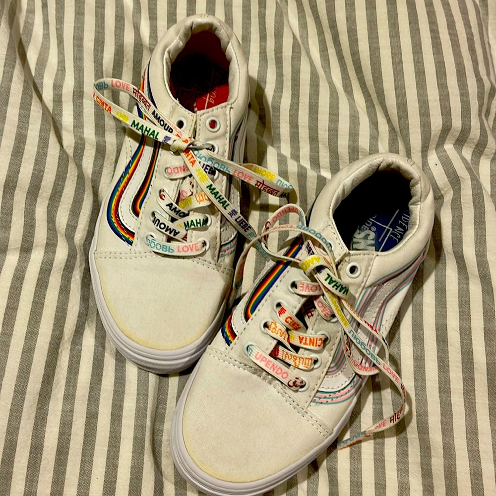 🌈 Vans limited edition pride sneakers! 🌈
